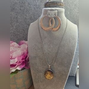 Gold and Silver Pendant Jewelry Set